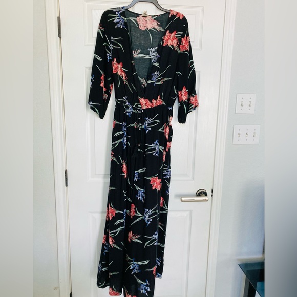 Jaase Pants - Jaase women’s black floral romper large